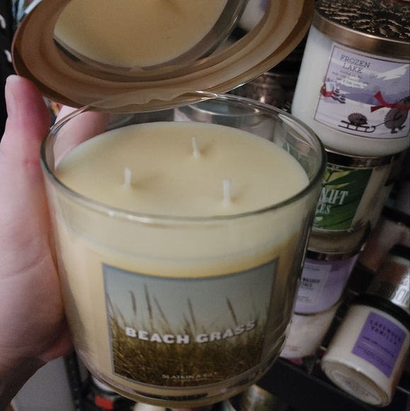 Slatkin beach grass candle - Picture 2 of 3